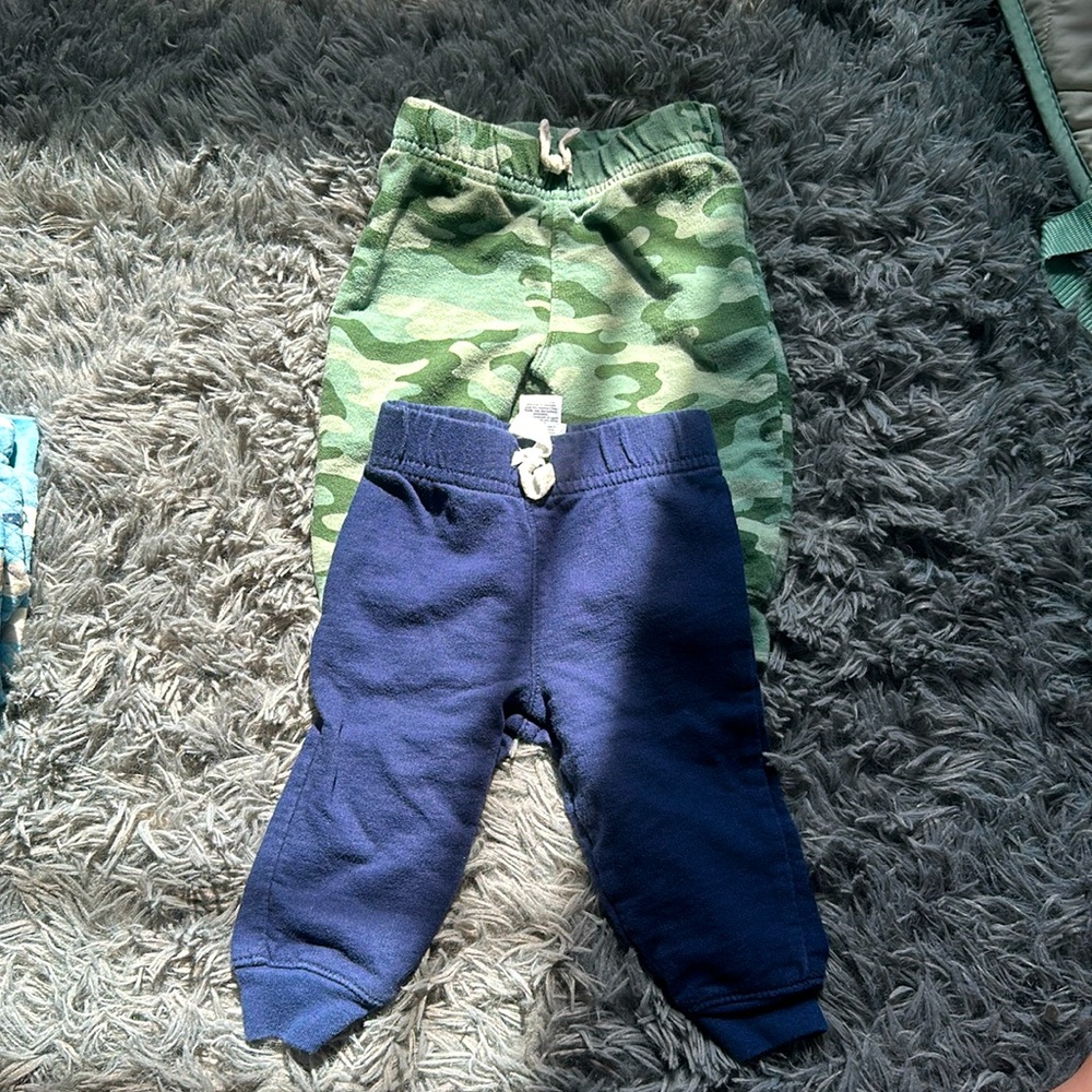 2 Pairs of joggers/pants